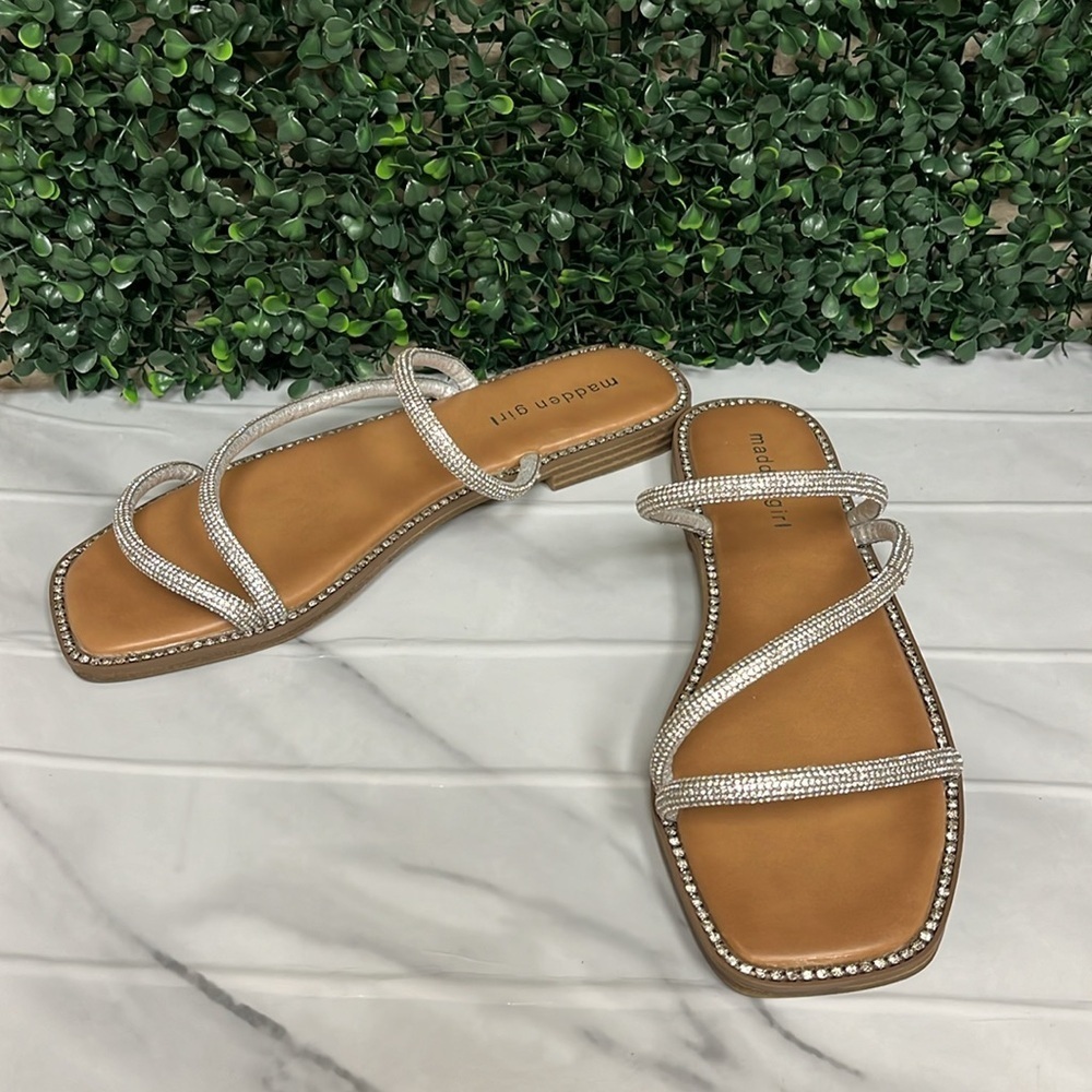 MADDEN GIRL PRIZE EMBELLISHED SANDALS - 9